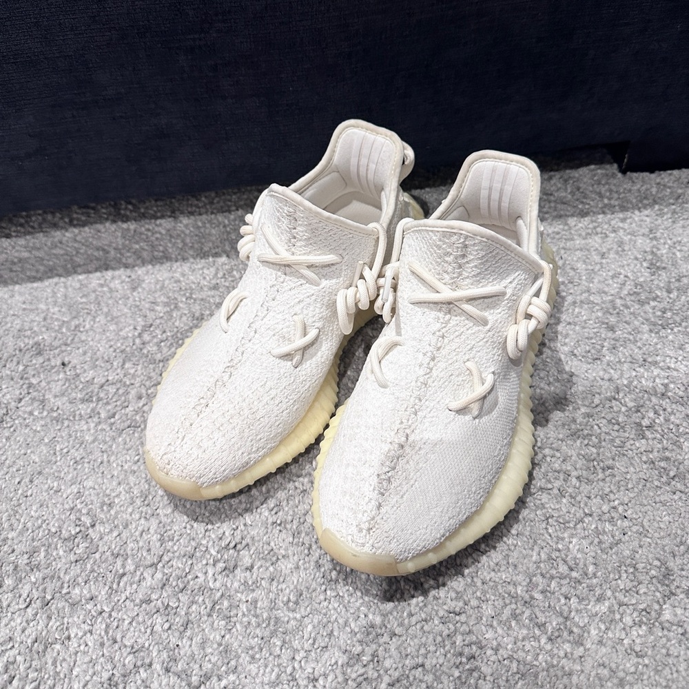 Adidas | Yeezy white Sneakers